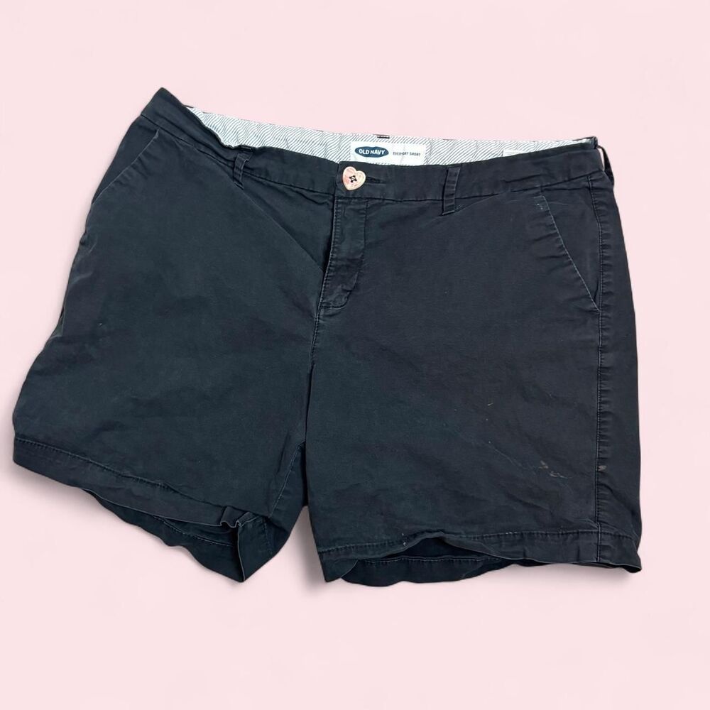 Size 12 Old Navy Black Everyday Chino Shorts Heart Button